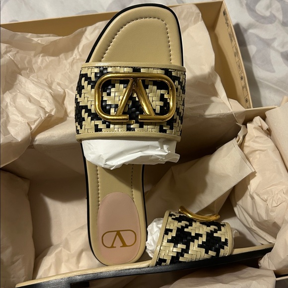 Valentino Garavani VLogo slide sandal - Picture 6 of 8